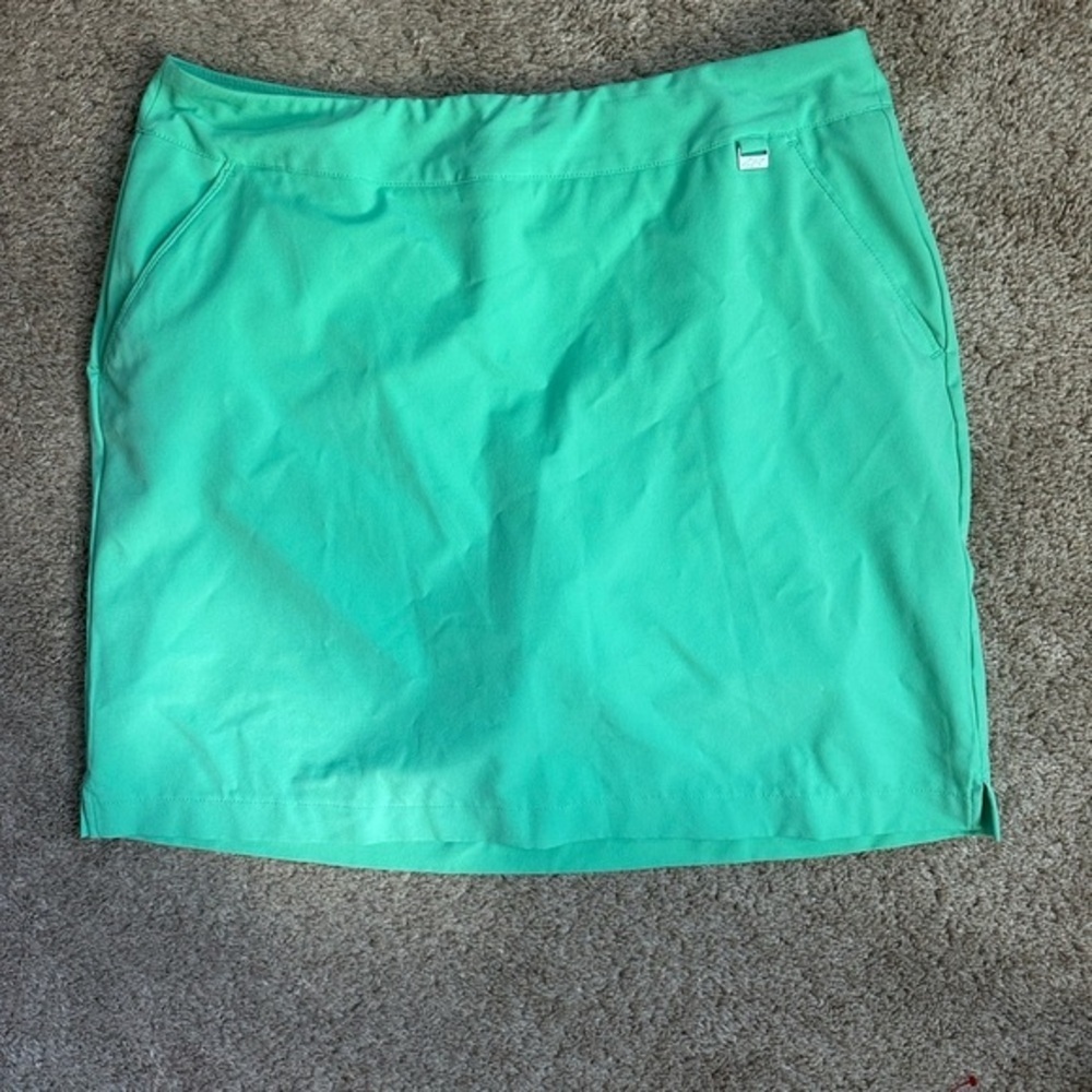 Greg Norman Collection Green Golf Skort Size 10 EUC